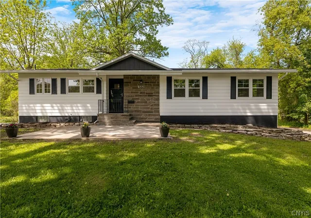 Photo 1 of Single family home for sale at 322 Falls Blvd, Chittenango, NY 13037 | MLS# S1685675 | Listing updated on 2026-08-02