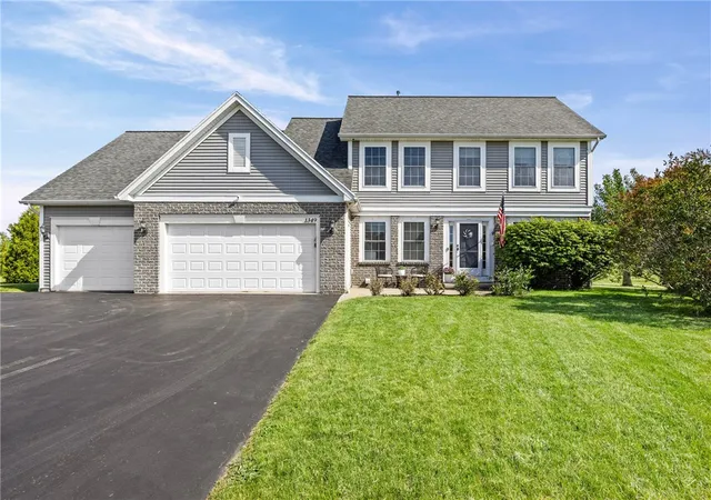 2nd image of 1349 Cherry Laurel Cir, Webster, NY 14580 | MLS# R1685697