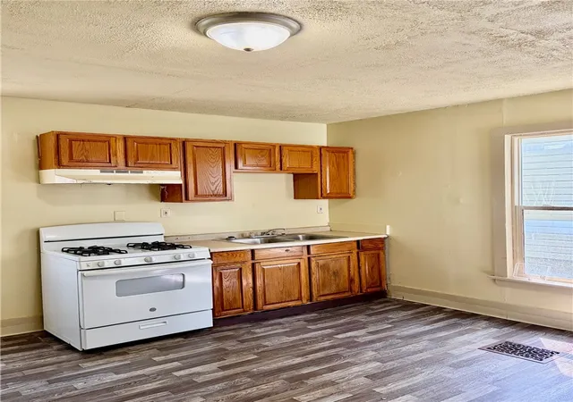 Photo 3 of Single family home for sale at 509 W Clinton St, Ithaca, NY 14850 | MLS# R1685163 | Listing updated on 2026-06-11