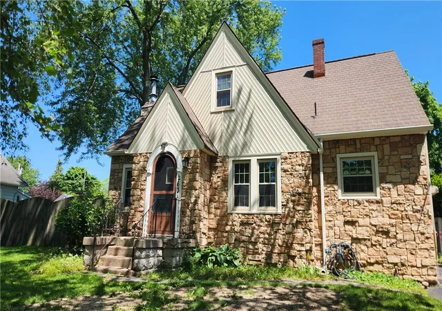 Homes for sale in Gates, NY | 263 Crestwood Blvd, Gates, NY 14624 | MLS# R1685704
