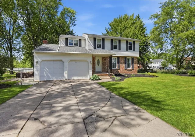 Homes for sale in Grand Island, NY | 227 North Ln, Grand Island, NY 14072 | MLS# B1685383