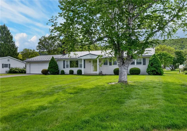 Homes for sale in Big Flats, NY | 27 Brookside Cir, Big Flats, NY 14903 | MLS# R1685252