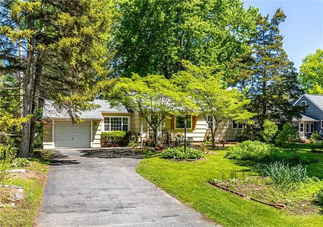 2nd image of 4 Charmaine Rd, Chili, NY 14624 | MLS# R1685570