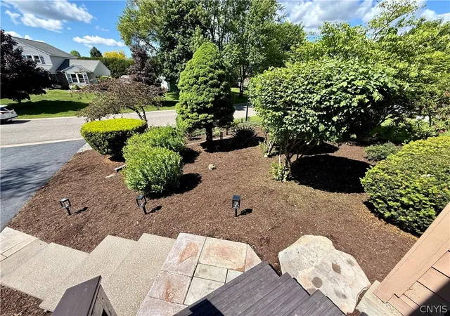 Homes for sale in Camillus, NY | 103 Viceroy Dr, Camillus, NY 13031 | MLS# S1685493