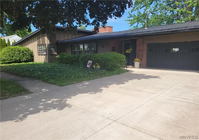 1st image of 8 Butler Pkwy, Royalton, NY 14105 | MLS# B1685555