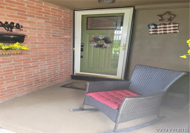 4th image of 8 Butler Pkwy, Royalton, NY 14105 | MLS# B1685555