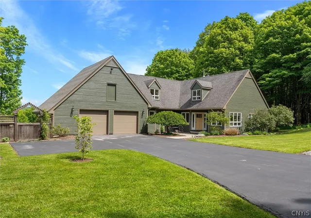 Homes for sale in La Fayette, NY | 1920 Deer Run Rd, La Fayette, NY 13084 | MLS# S1685237