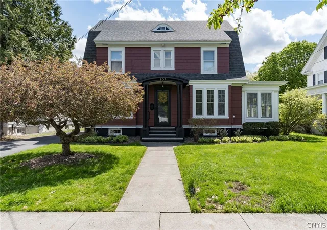 Photo 4 of Single family home for sale at 207 Flower Ave W, Watertown, NY 13601 | MLS# S1685575 | Listing updated on 2026-06-19