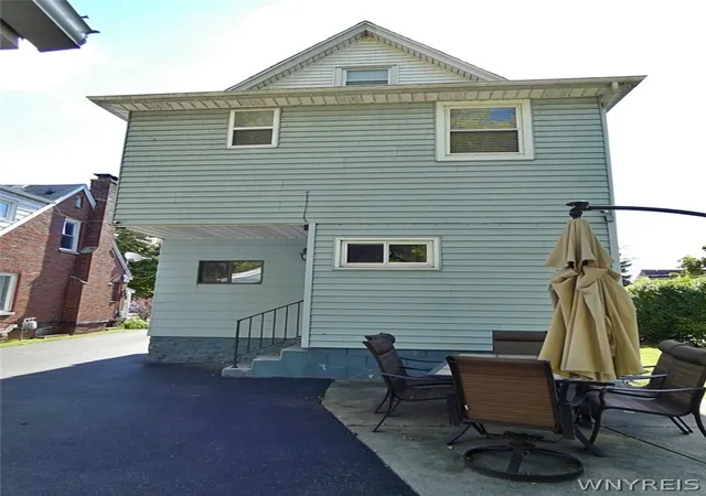 Photo 3 of Single family home for sale at 1410 Fort Ave, Niagara Falls, NY 14303 | MLS# B1685177 | Listing updated on 2026-05-29