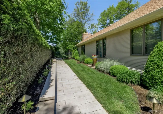 46th image of 90 Midway Dr, Orchard Park, NY 14127 | MLS# B1685508