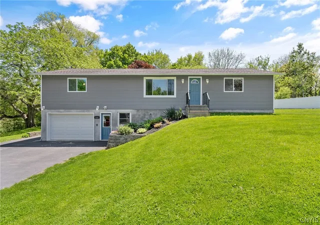 Homes for sale in Fulton, NY | 1220 Emery St, Fulton, NY 13069 | MLS# S1684488