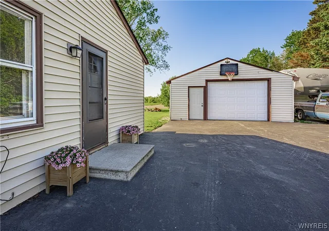 Homes for sale in Cambria, NY | 3541 Saunders Settlement Rd, Cambria, NY 14132 | MLS# B1685504