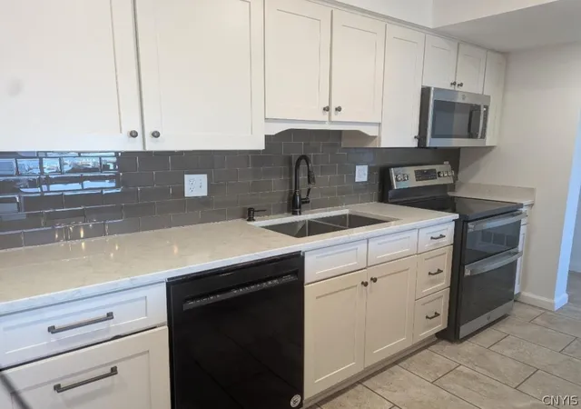 5th image of 212 Bay Village Dr, Irondequoit, NY 14609 | MLS# S1685608