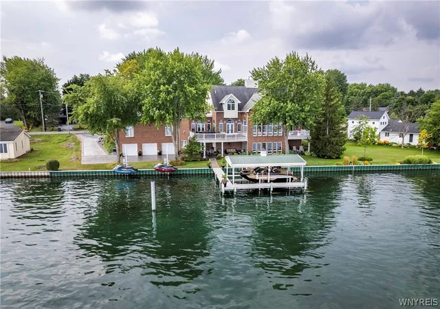 Homes for sale in Grand Island, NY | 4875 E River Rd, Grand Island, NY 14072 | MLS# B1685812