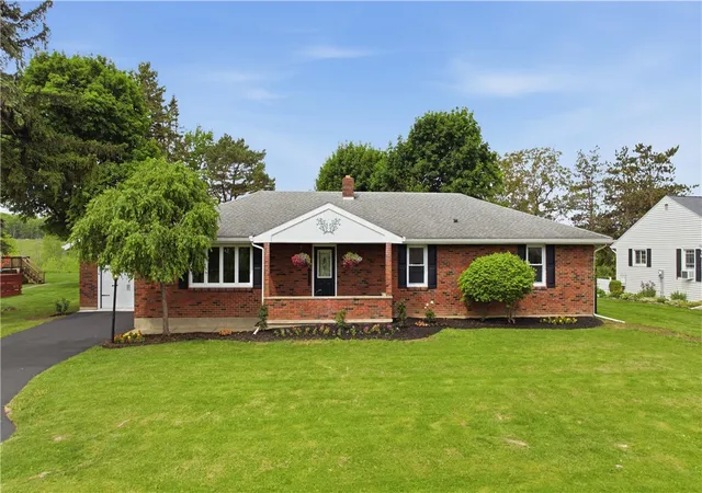 Homes for sale in Geneva, NY | 508 White Springs Rd, Geneva, NY 14456 | MLS# R1685259
