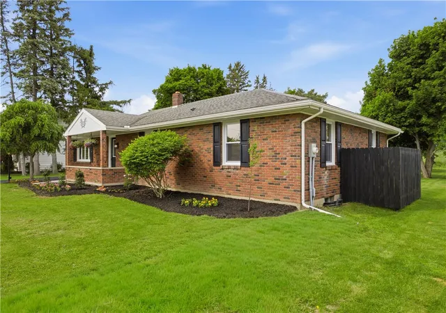 Homes for sale in Geneva, NY | 508 White Springs Rd, Geneva, NY 14456 | MLS# R1685259