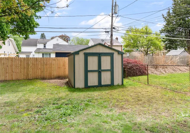 36th image of 175 Montclair Dr, Rochester, NY 14617 | MLS# R1682327