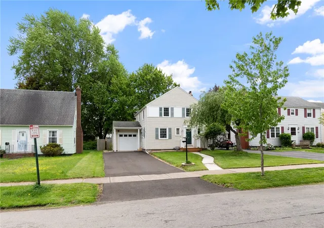 3rd image of 175 Montclair Dr, Rochester, NY 14617 | MLS# R1682327