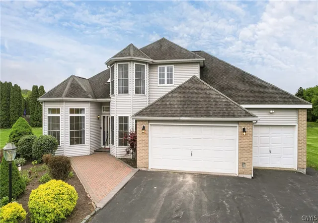 Photo 2 of Sale Pending at 5820 E Seneca, Jamesville, NY 13078 | MLS# S1684105 | Listing updated on 2026-07-23