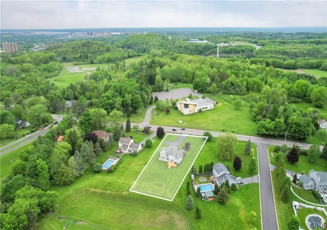 Photo 4 of Sale Pending at 5820 E Seneca, Jamesville, NY 13078 | MLS# S1684105 | Listing updated on 2026-07-23