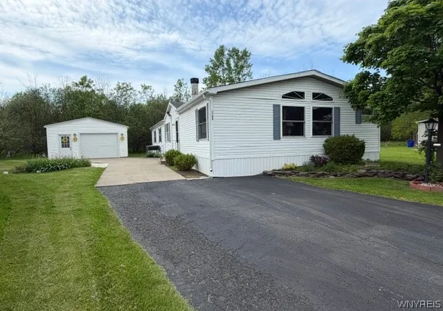 1st image of 1159 Timberwood Ct, Lockport, NY 14094 | MLS# B1685666
