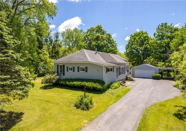 Photo 3 of Single family home for sale at 217 Three Rod Rd, Alden, NY 14004 | MLS# B1685818 | Listing updated on 2026-07-14
