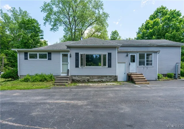 Photo 4 of Single family home for sale at 217 Three Rod Rd, Alden, NY 14004 | MLS# B1685818 | Listing updated on 2026-07-14