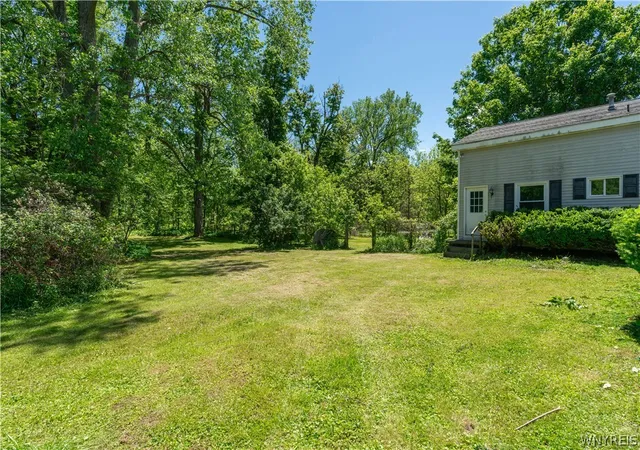 Photo 5 of Single family home for sale at 217 Three Rod Rd, Alden, NY 14004 | MLS# B1685818 | Listing updated on 2026-07-14