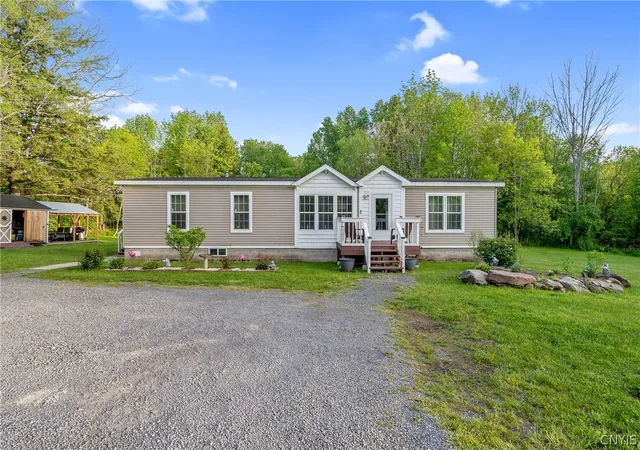 Homes for sale in Mexico, NY | 2751 State Route 104, Mexico, NY 13114 | MLS# S1684495
