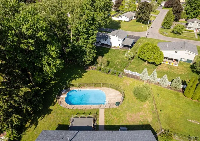 35th image of 3 Trelign Dr, Syracuse, NY 13212 | MLS# S1685254