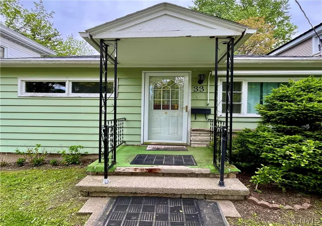 Homes for sale in Oswego, NY | 33 W 9Th St, Oswego, NY 13126 | MLS# S1685899