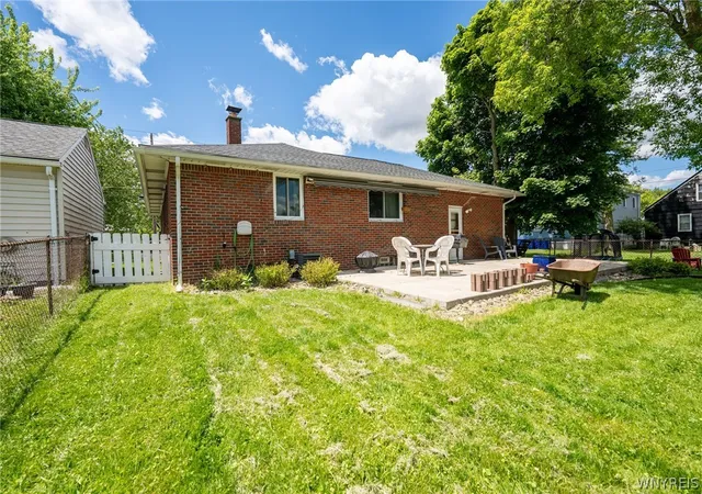 Photo 3 of Sale Pending at 297 Burch Ave, Buffalo, NY 14210 | MLS# B1684676 | Listing updated on 2026-06-09