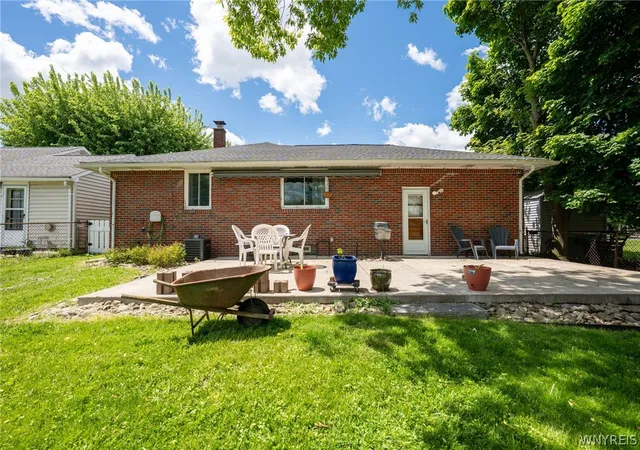 Photo 3 of Sale Pending at 297 Burch Ave, Buffalo, NY 14210 | MLS# B1684676 | Listing updated on 2026-06-09