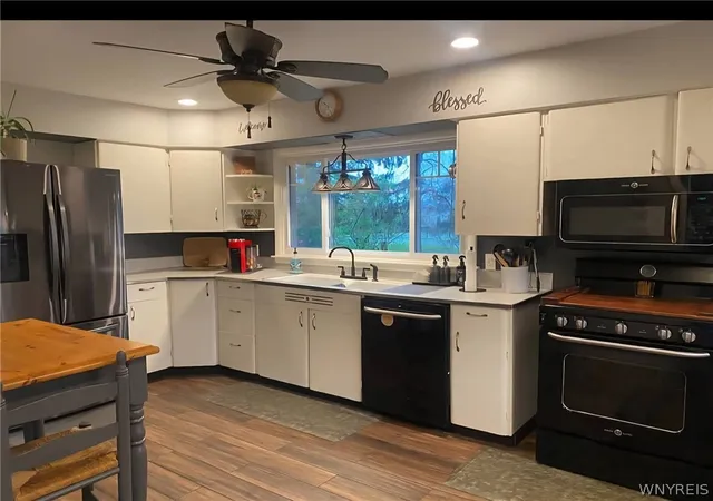 Homes for sale in Elba, NY | 35 Chapel St, Elba, NY 14058 | MLS# B1685693