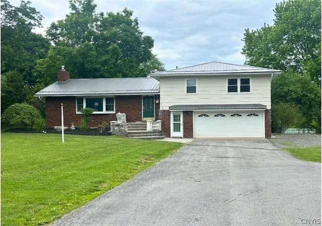 1st image of 3763 Seneca Tpke Turnpike, Canastota, NY 13032 | MLS# S1685699