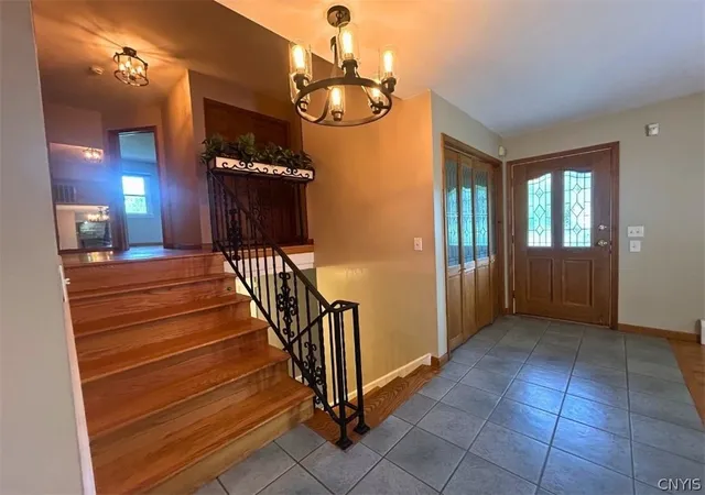 3rd image of 3763 Seneca Tpke Turnpike, Canastota, NY 13032 | MLS# S1685699