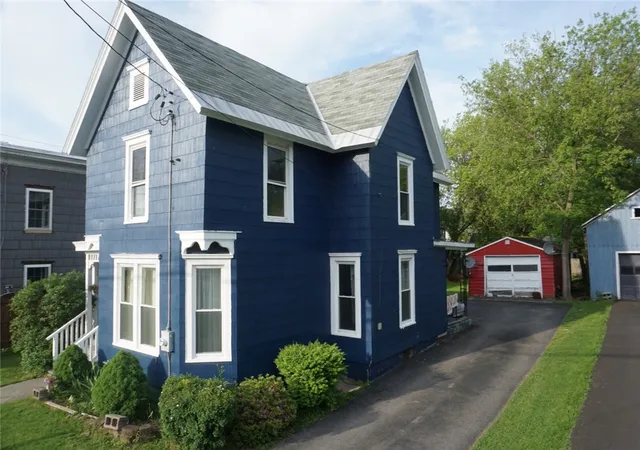 2nd image of 33 Birdsall St, Norwich, NY 13815 | MLS# R1685986