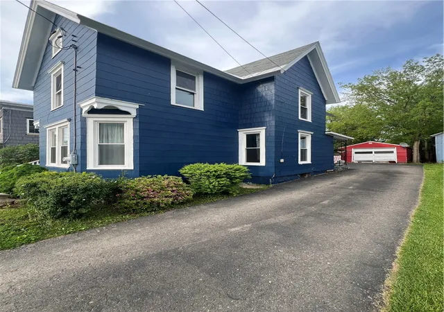 3rd image of 33 Birdsall St, Norwich, NY 13815 | MLS# R1685986