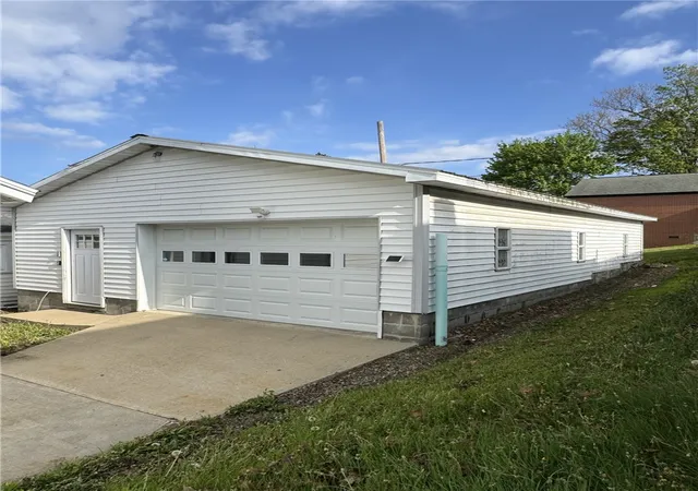 Photo 2 of Sale Pending at 5 King St, Eldred, PA 16731 | MLS# R1681708 | Listing updated on 2026-07-21