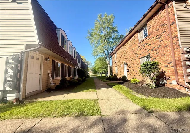 Homes for sale in Amherst, NY | 60 Wellington Ct #A, Amherst, NY 14221 | MLS# B1684354