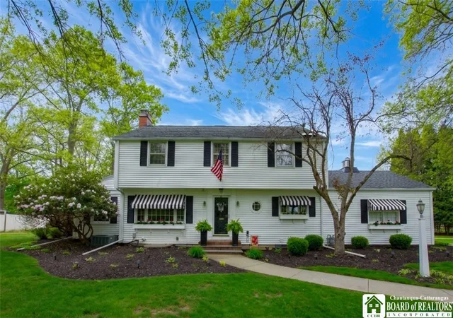 3rd image of 141 E Virginia Blvd, Jamestown, NY 14701 | MLS# R1685872