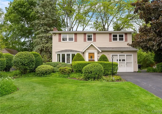 Homes for sale in Camillus, NY | 202 E Arbordale Rd, Camillus, NY 13219 | MLS# S1685947