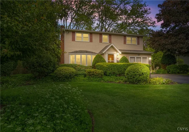 Homes for sale in Camillus, NY | 202 E Arbordale Rd, Camillus, NY 13219 | MLS# S1685947