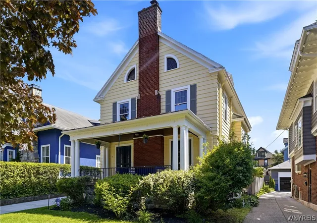 Homes for sale in Buffalo, NY | 40 Jewett Pkwy, Buffalo, NY 14214 | MLS# B1684757