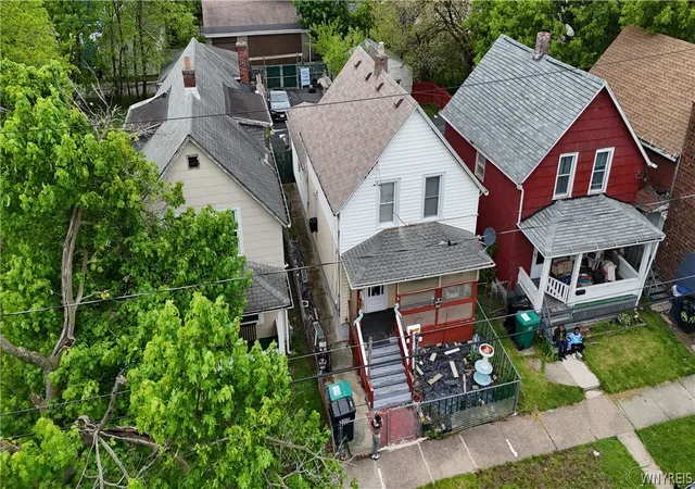 Homes for sale in Niagara Falls, NY | 482 20th St, Niagara Falls, NY 14303 | MLS# B1685993