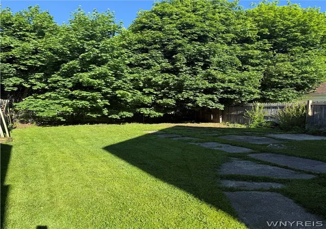10th image of 208 Weimar St, Buffalo, NY 14206 | MLS# B1685535