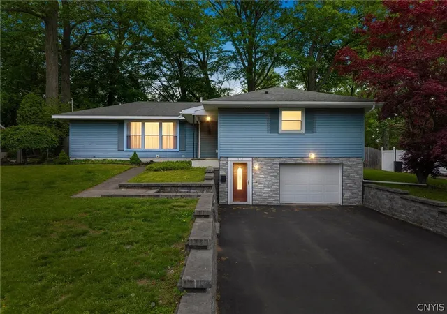 Homes for sale in Clay, NY | 112 David Dr, Clay, NY 13212 | MLS# S1685647