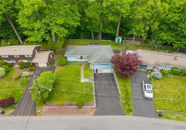 Homes for sale in Clay, NY | 112 David Dr, Clay, NY 13212 | MLS# S1685647