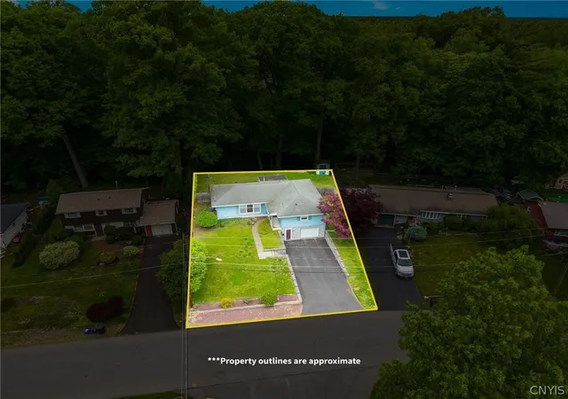 Homes for sale in Clay, NY | 112 David Dr, Clay, NY 13212 | MLS# S1685647
