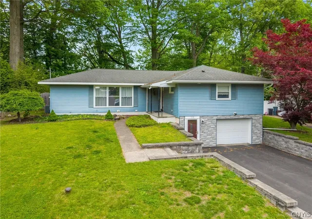 Homes for sale in Clay, NY | 112 David Dr, Clay, NY 13212 | MLS# S1685647